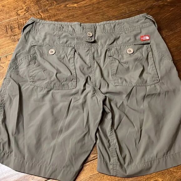 The North Face Olive Bermuda Shorts, 8 Long! - Picture 5 of 10